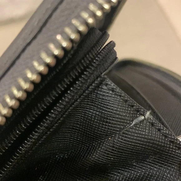 🌹VINTAGE Rebecca Minkoff • Beautiful Gray Quilted Leather Large Zip Wallet - Picture 12 of 16